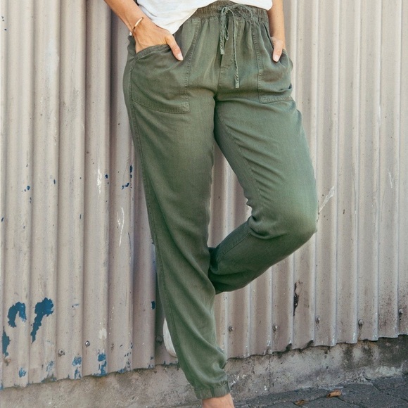 Thread & Supply Jogger - Picture 1 of 1